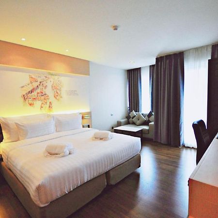 Parinda Hotel Bangkok Exteriör bild