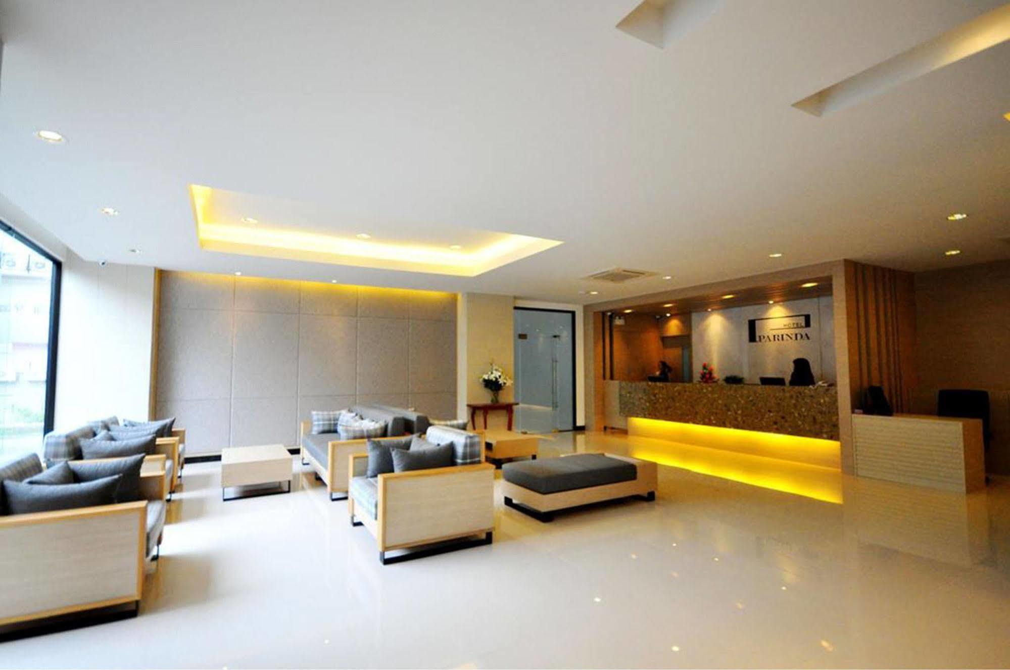 Parinda Hotel Bangkok Exteriör bild