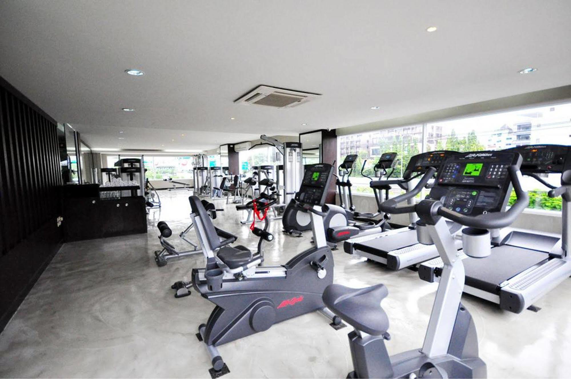 Parinda Hotel Bangkok Exteriör bild