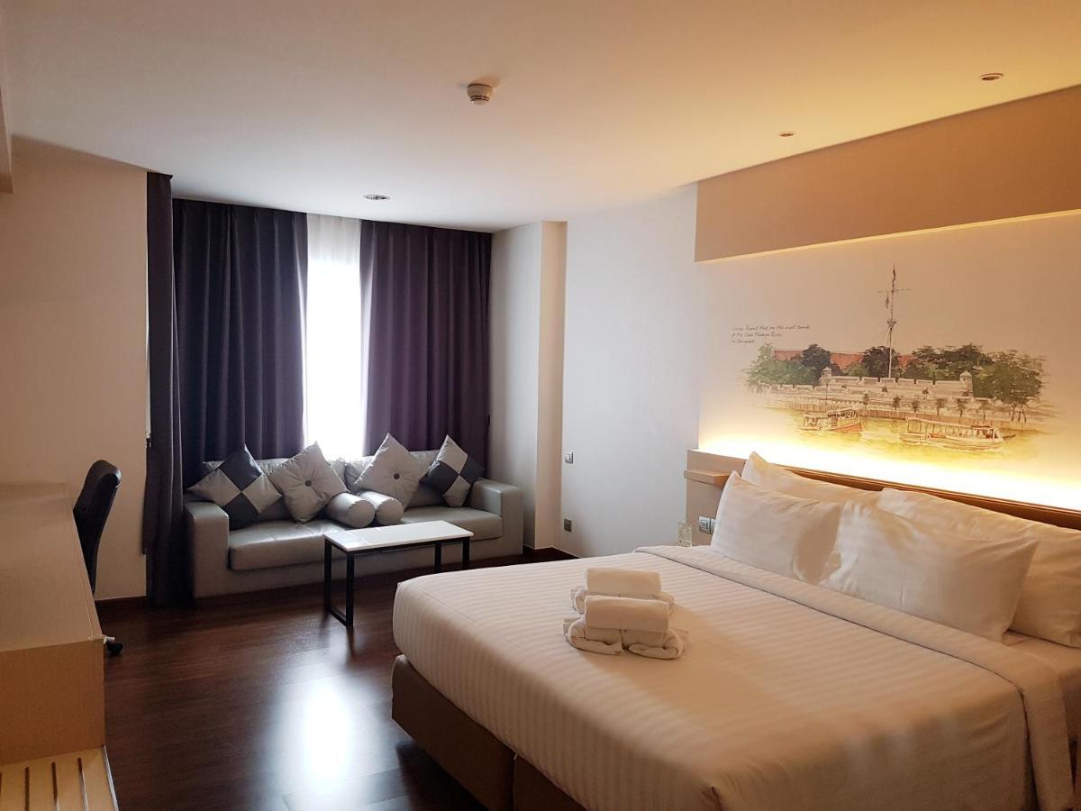 Parinda Hotel Bangkok Exteriör bild
