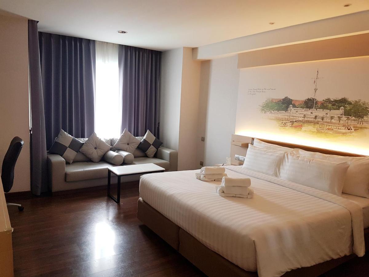 Parinda Hotel Bangkok Exteriör bild